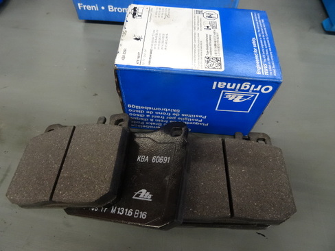 Brake pad set