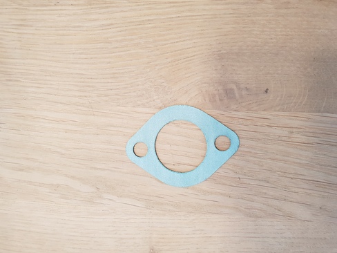 Small seal for water pump housing